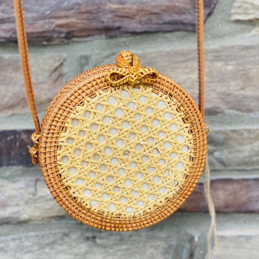 Circular Rattan Crossbody Bag - Picture 4 of 8